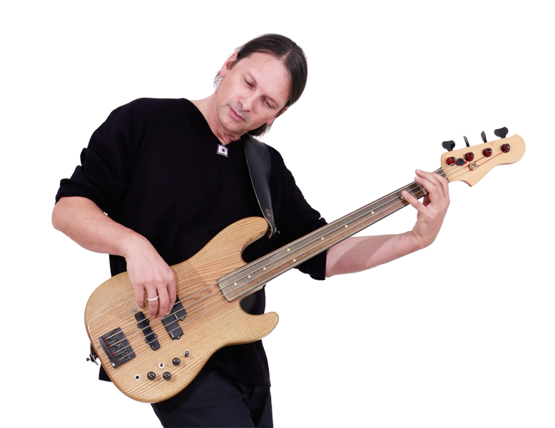 Steffen Knauss Fretless Bassist